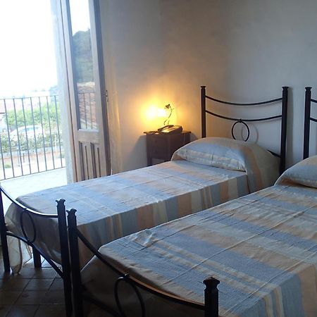 Patitiri Guest House Санта Тереза ди Рива Стая снимка