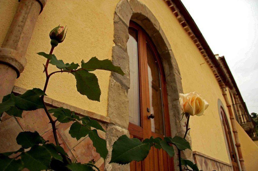 Patitiri Guest House Санта Тереза ди Рива Екстериор снимка