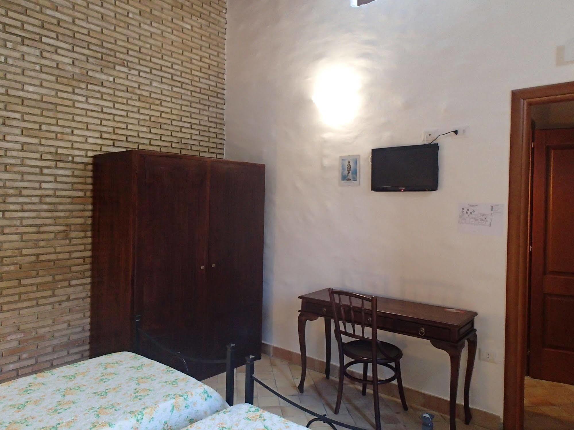 Patitiri Guest House Санта Тереза ди Рива Екстериор снимка